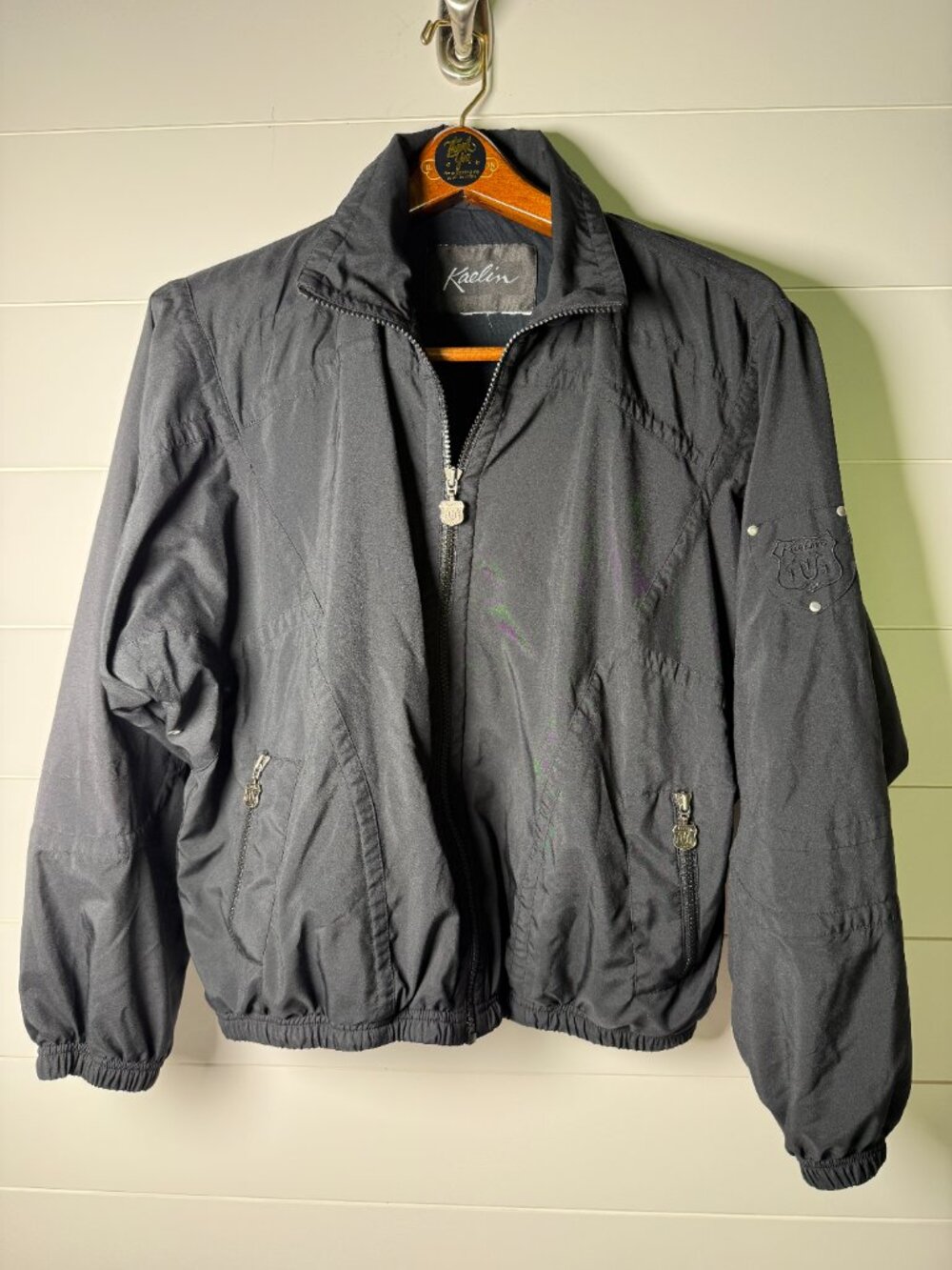 Kaelin Vintage Windbreaker Bomber Jacket Black Full-Zip Front Closure Crest